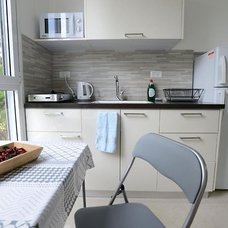 Olga Beach Apartment 28 Haifa Exteriör bild