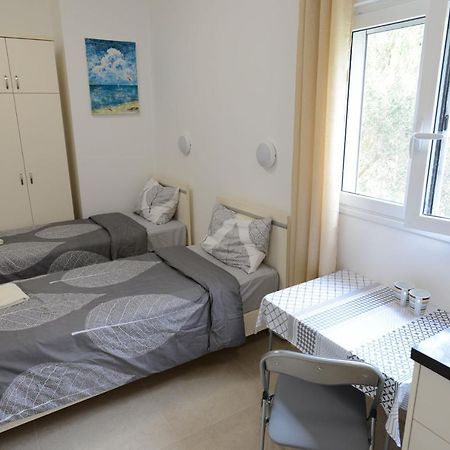 Olga Beach Apartment 28 Haifa Exteriör bild