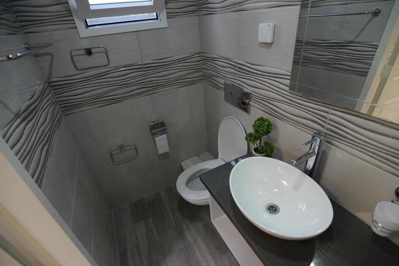 Olga Beach Apartment 28 Haifa Exteriör bild