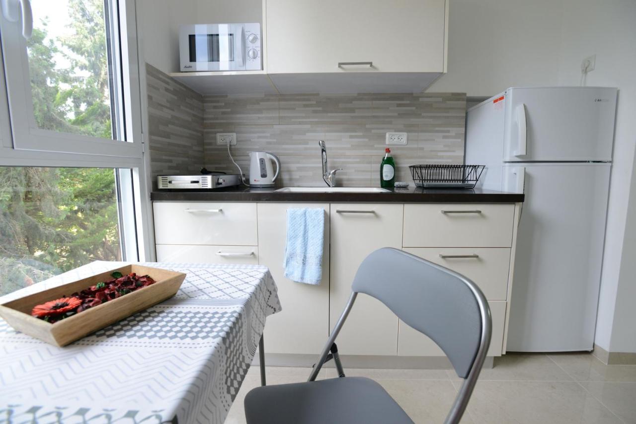 Olga Beach Apartment 28 Haifa Exteriör bild