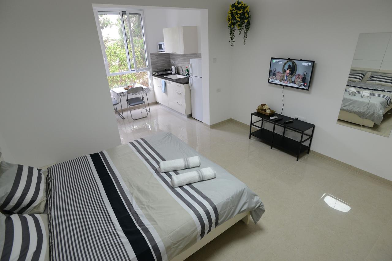 Olga Beach Apartment 28 Haifa Exteriör bild