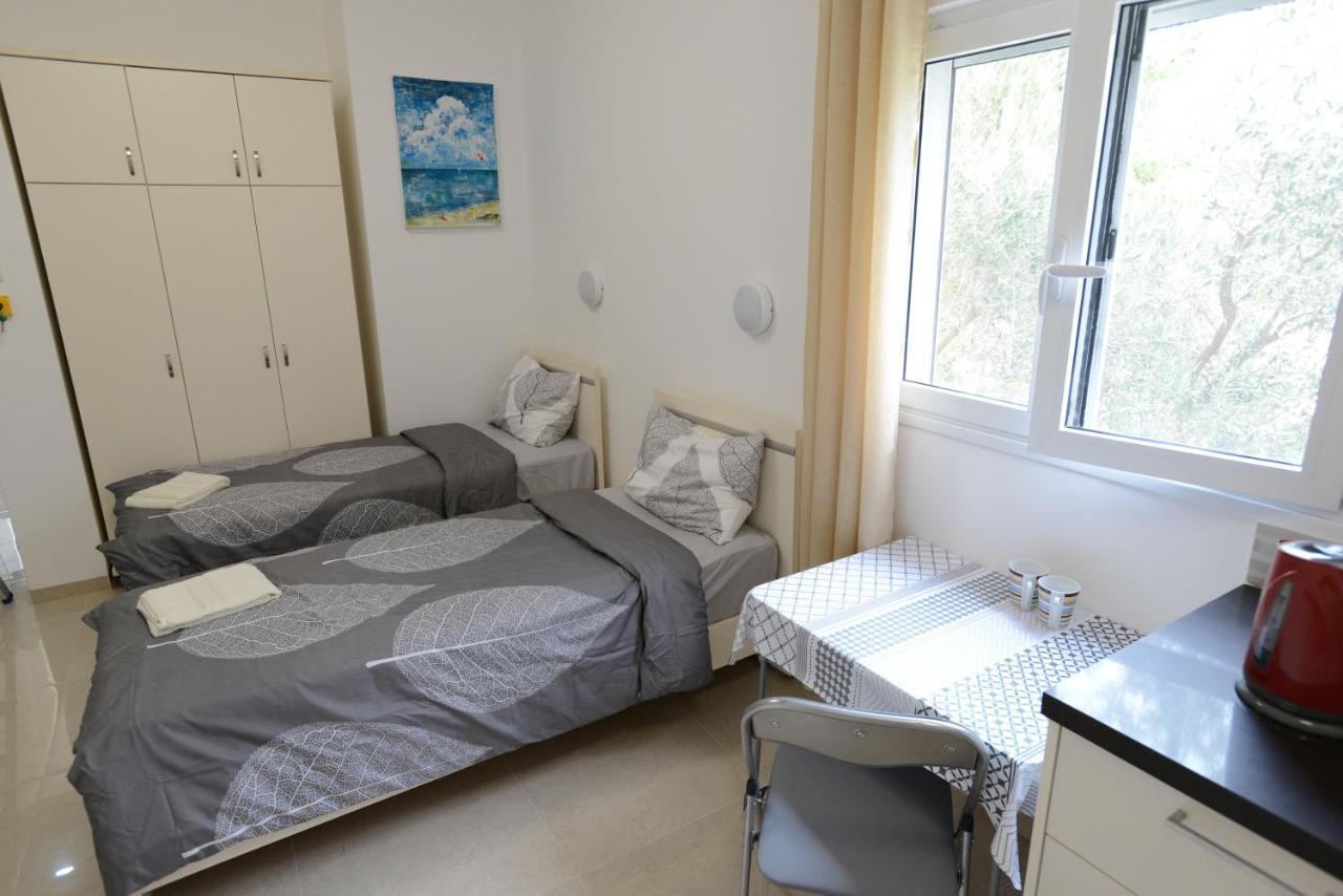 Olga Beach Apartment 28 Haifa Exteriör bild